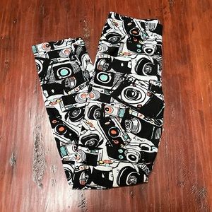 💜 5/$25 Agnes & Dora Camera Print Leggings S/M